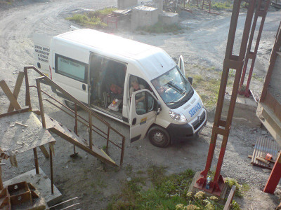 Servicing in quarries