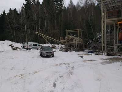 Servicing in quarries