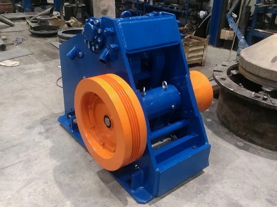 Servicing in quarries