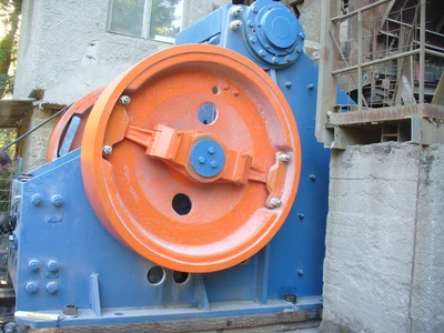 Servicing in quarries