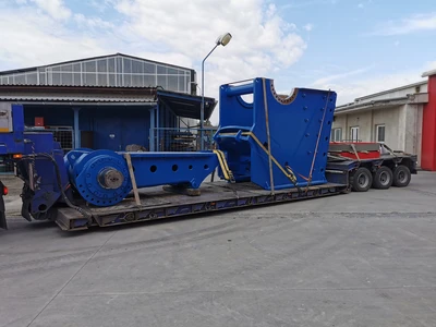 Servicing in quarries