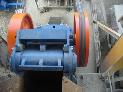 Servicing in quarries