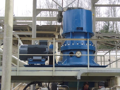 Servicing in quarries