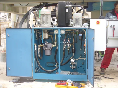 Servicing in quarries