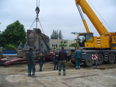 Servicing in quarries